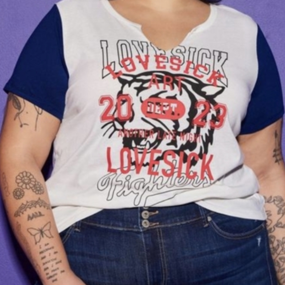 Torrid Lovesick Notch Neck Tee Shirt 2x (18-20)